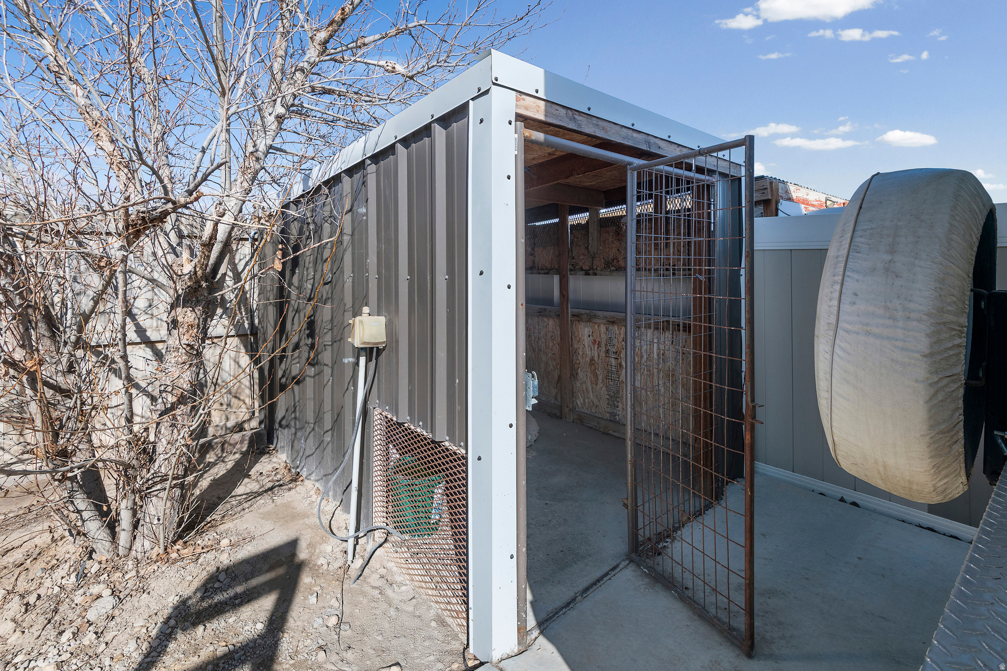 main property photo 37