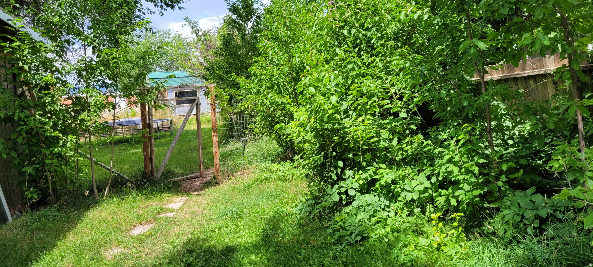 main property photo 32