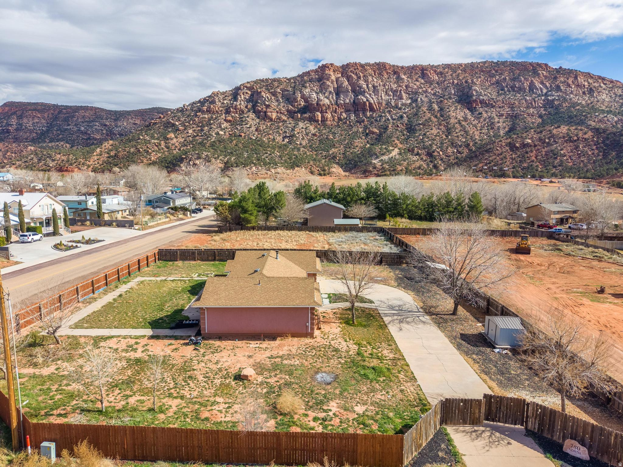 main property photo 34