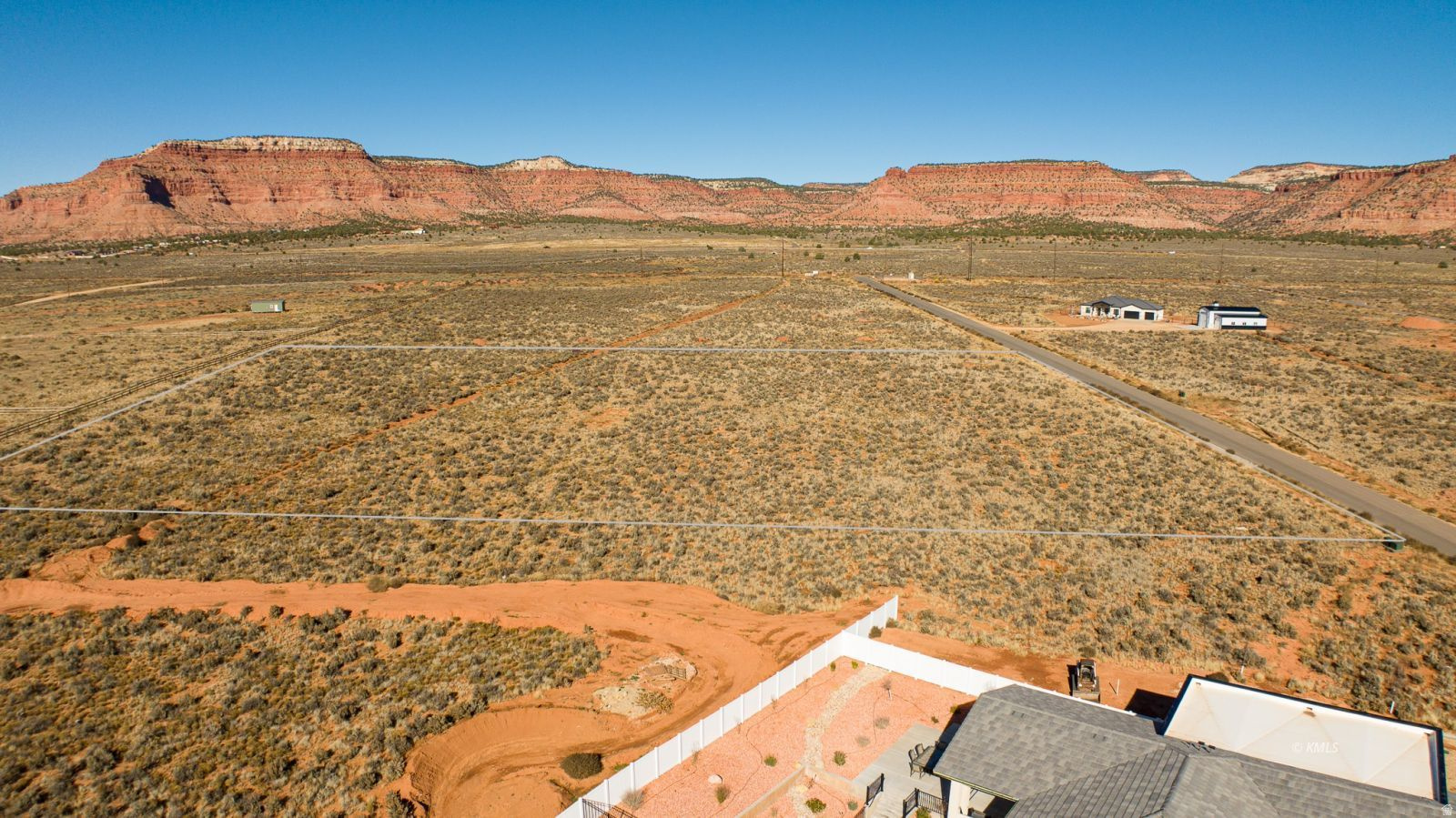 main property photo 18