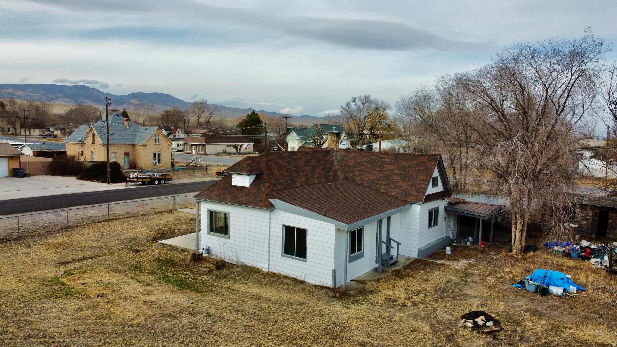 main property photo 32