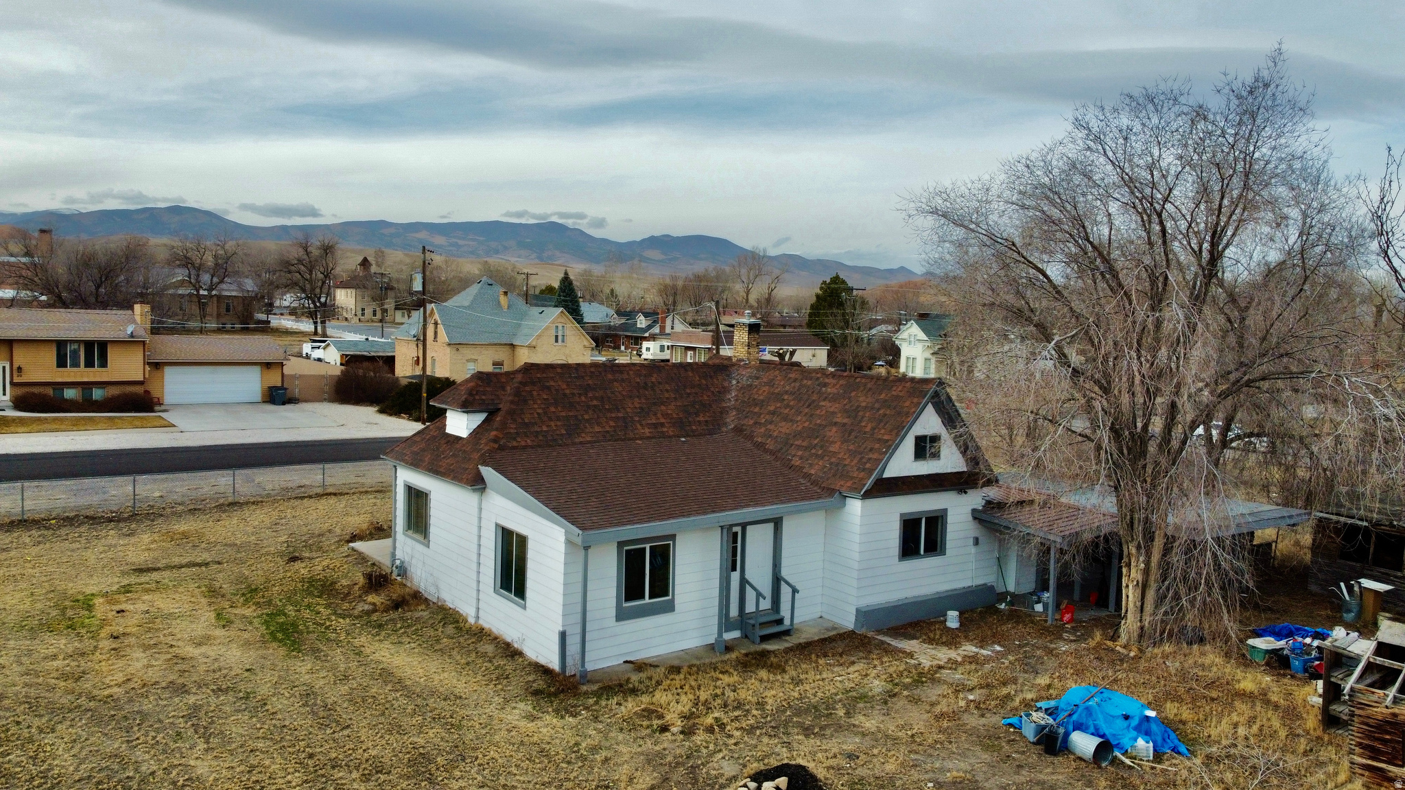 main property photo 33