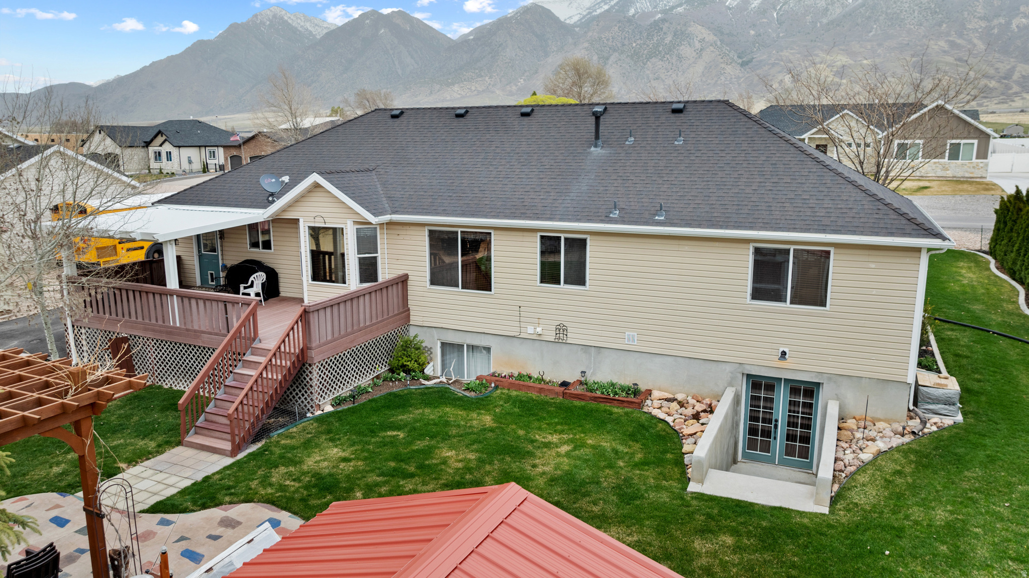 main property photo 33