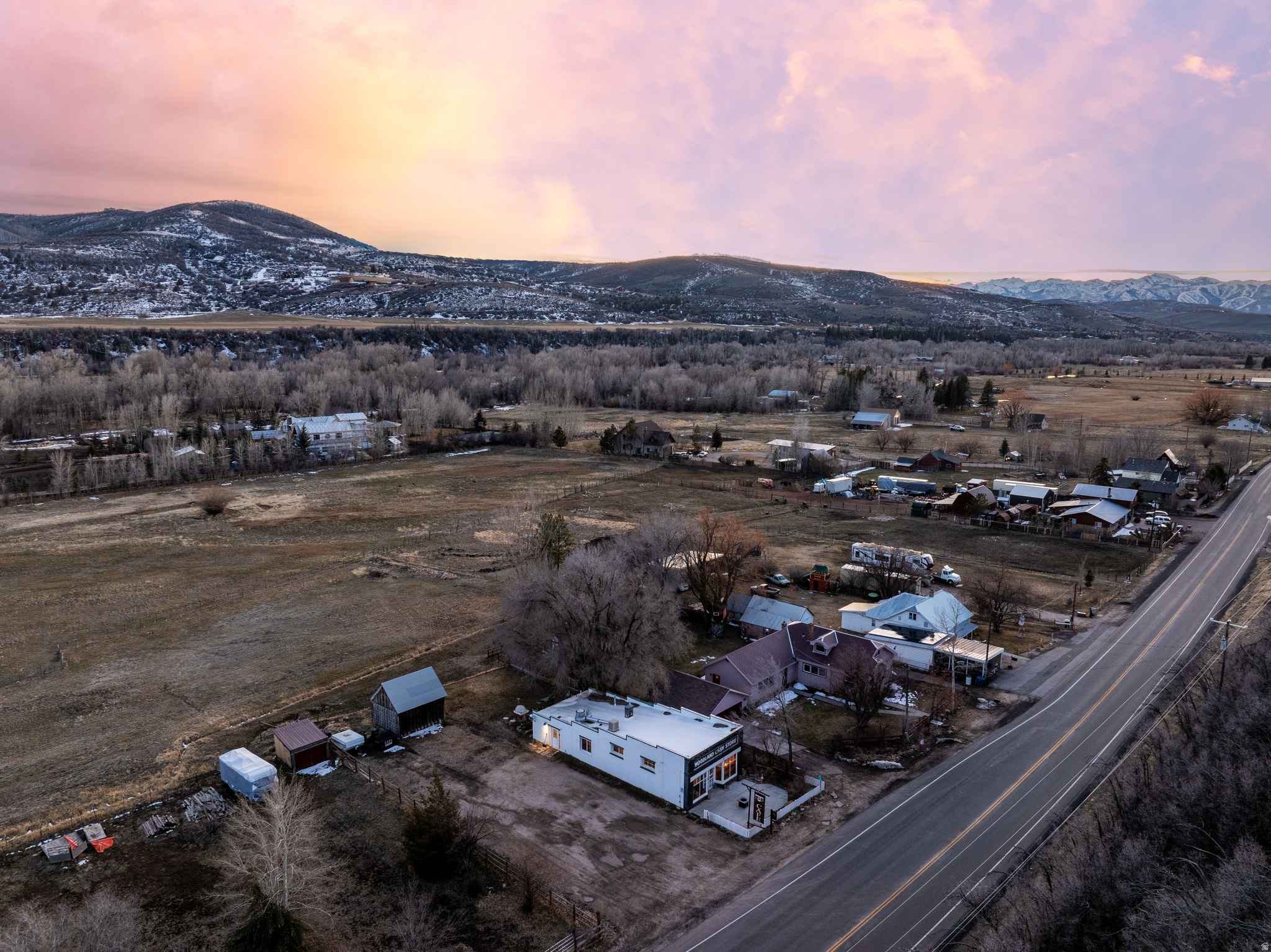 main property photo 28