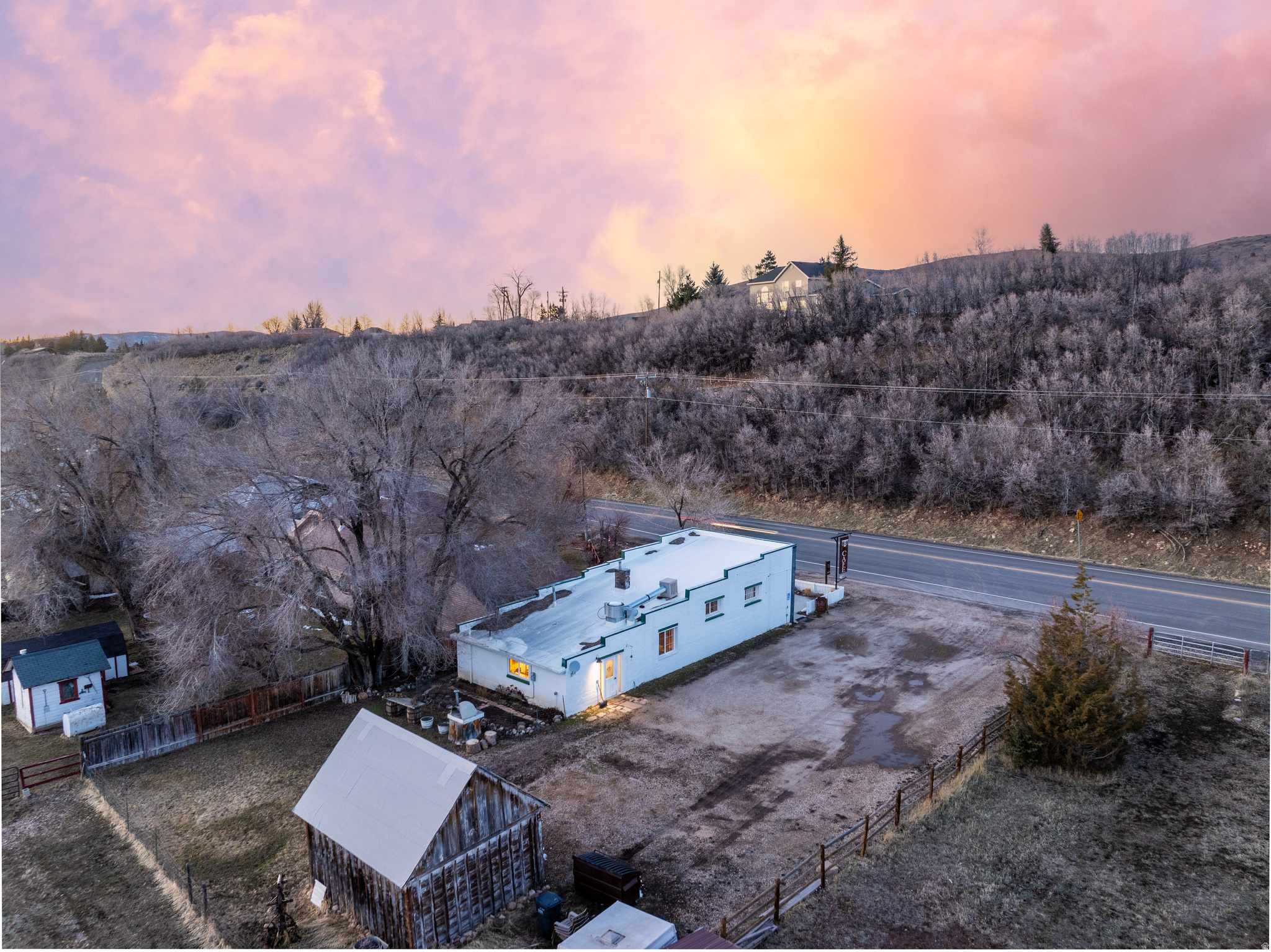 main property photo 30