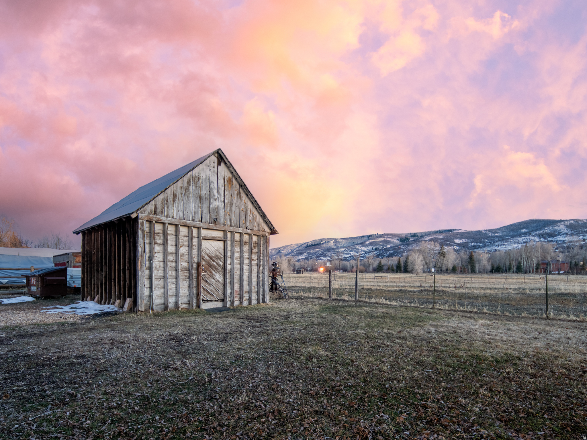 main property photo 32