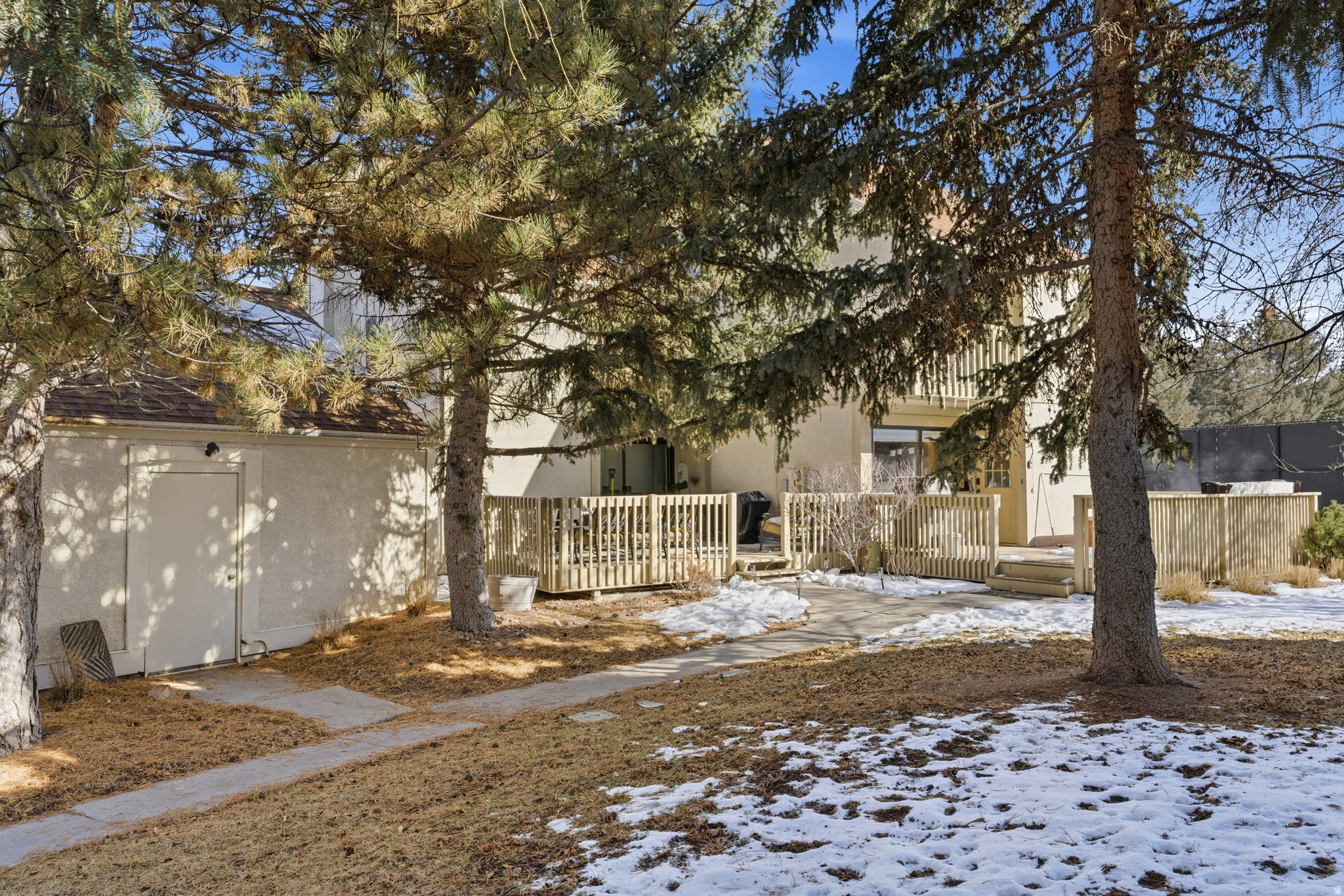 main property photo 28