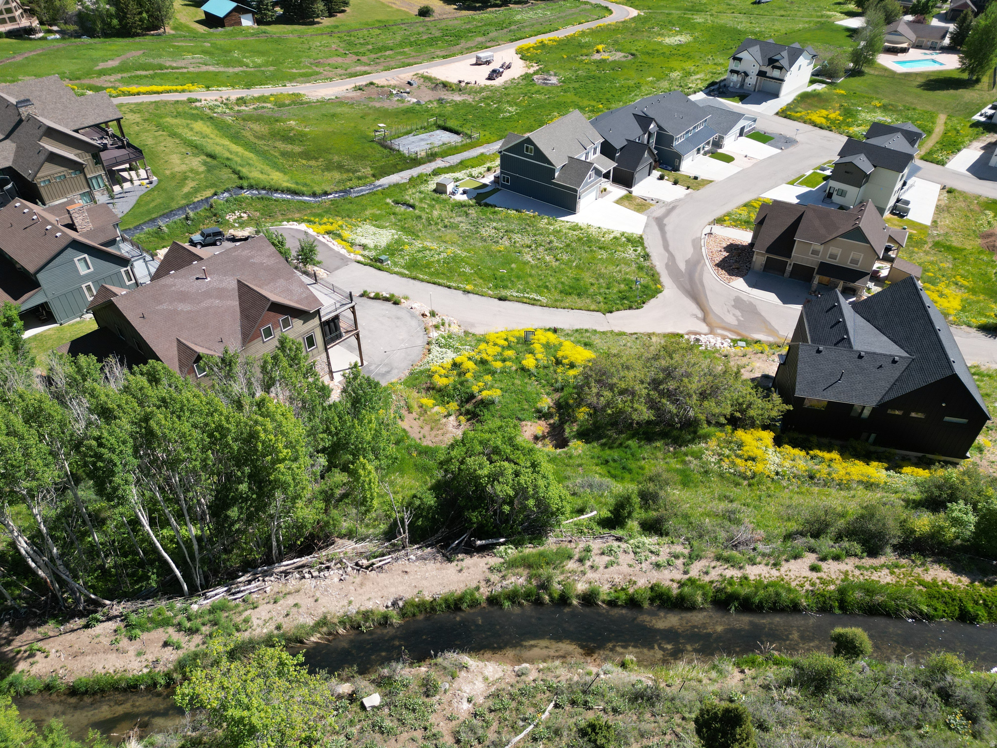main property photo 13