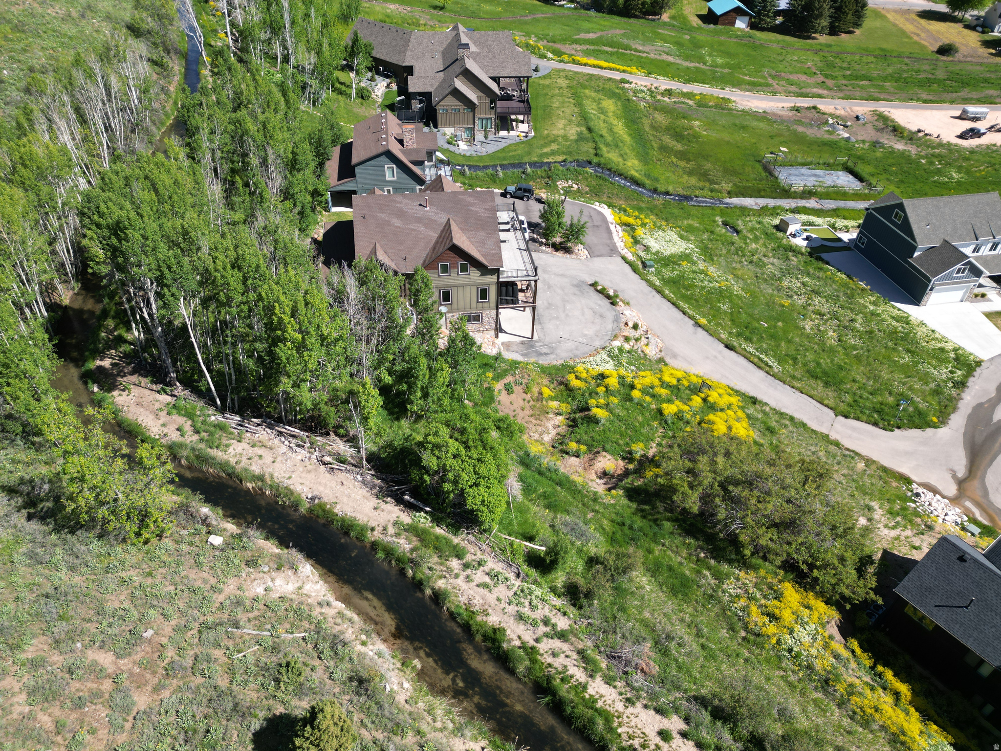 main property photo 14