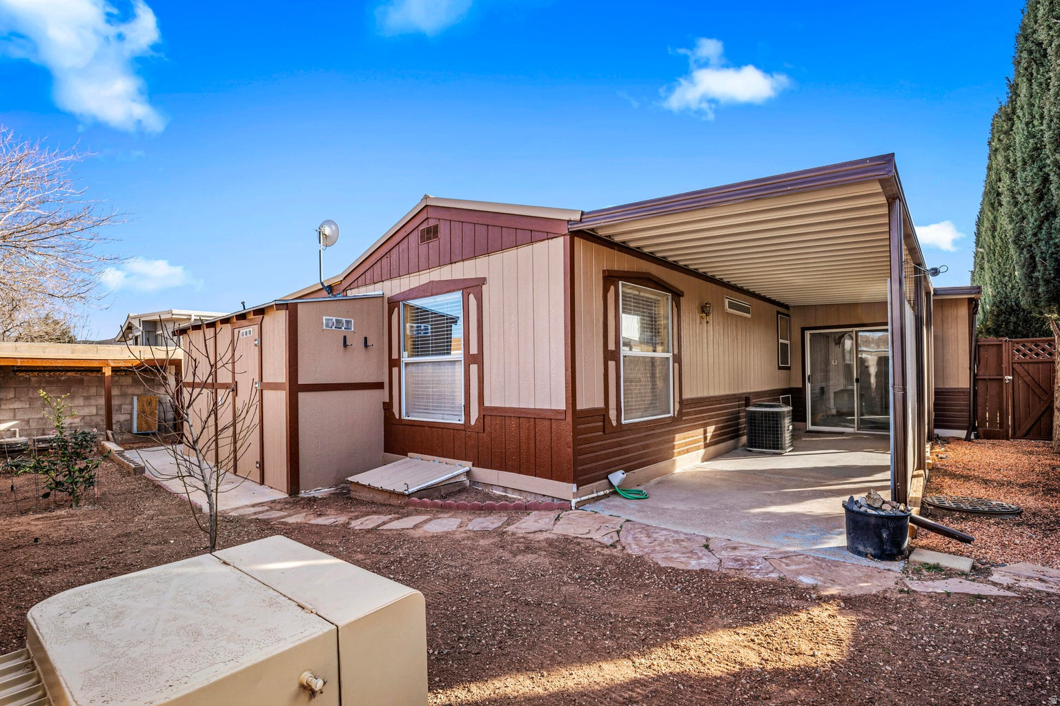main property photo 23