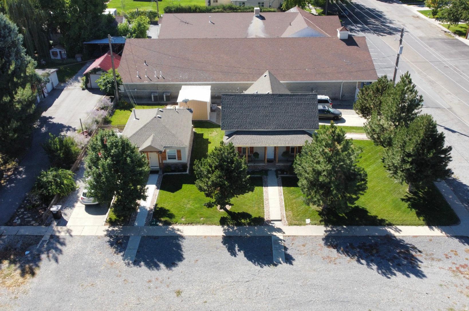 main property photo 28