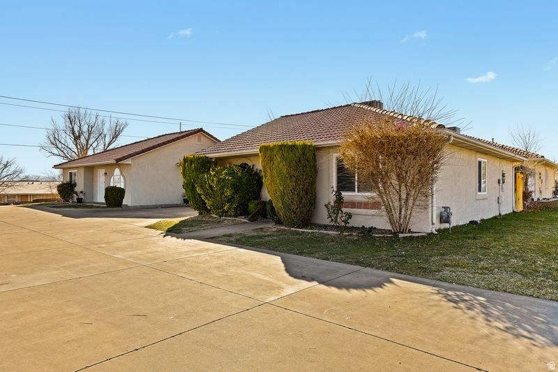main property photo 12