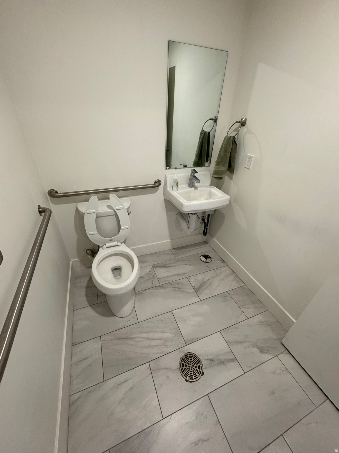 main property photo 4