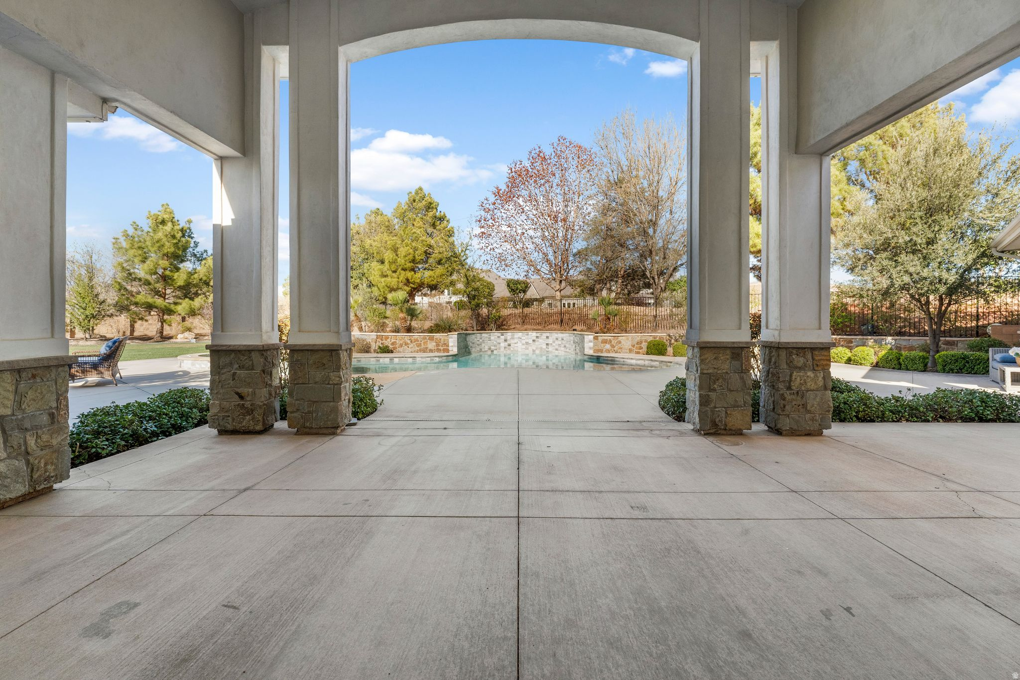 main property photo 22