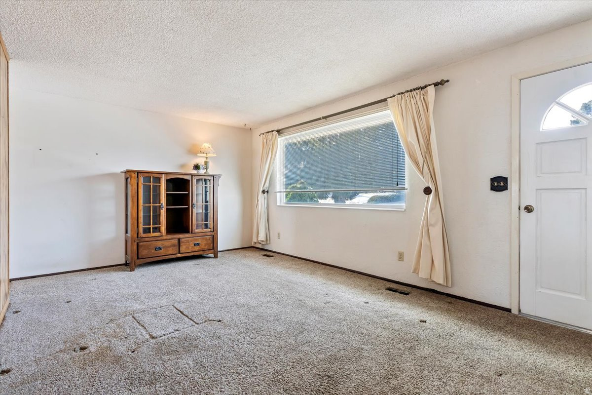 property viewer photo 3