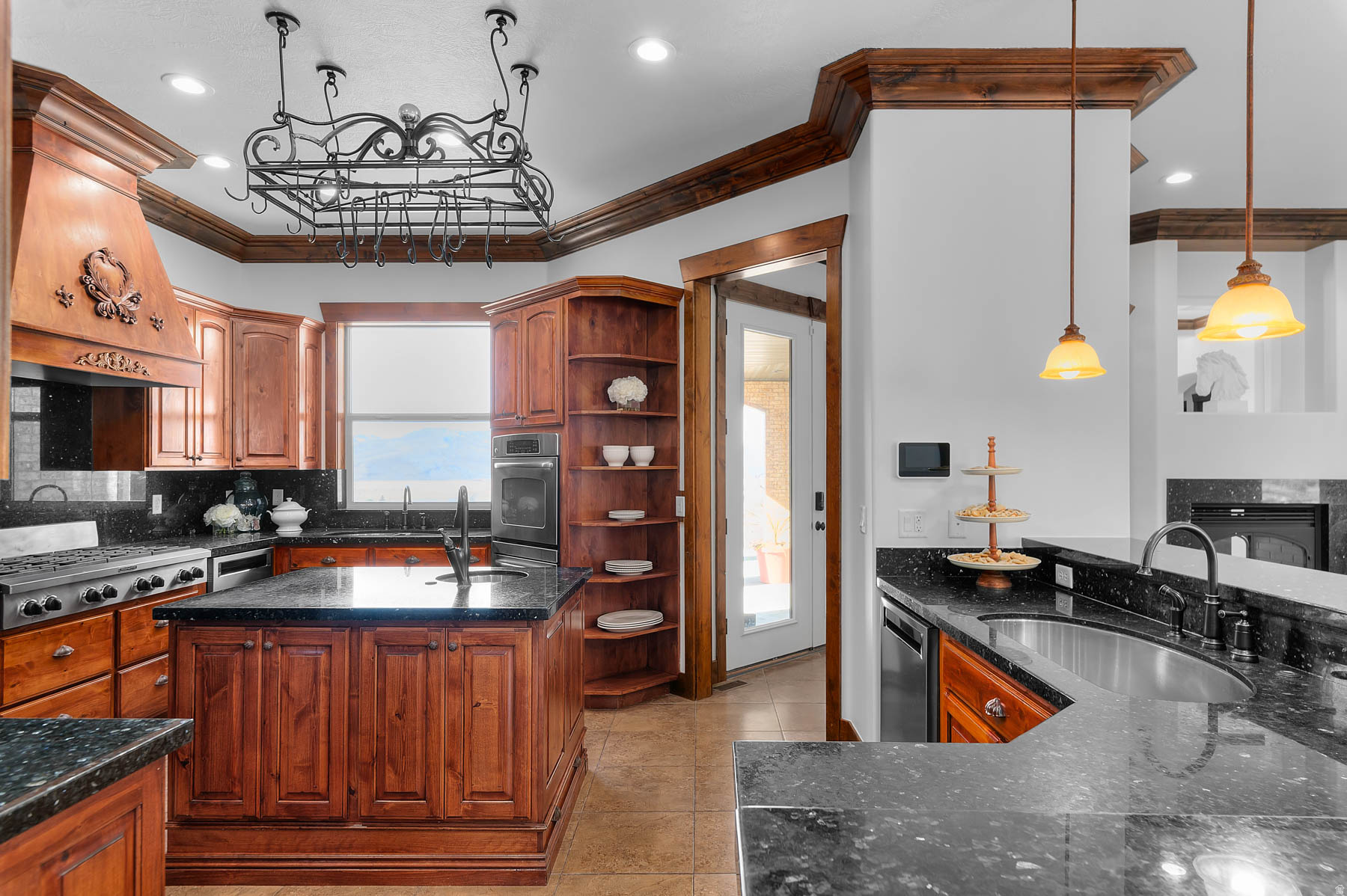 main property photo 13