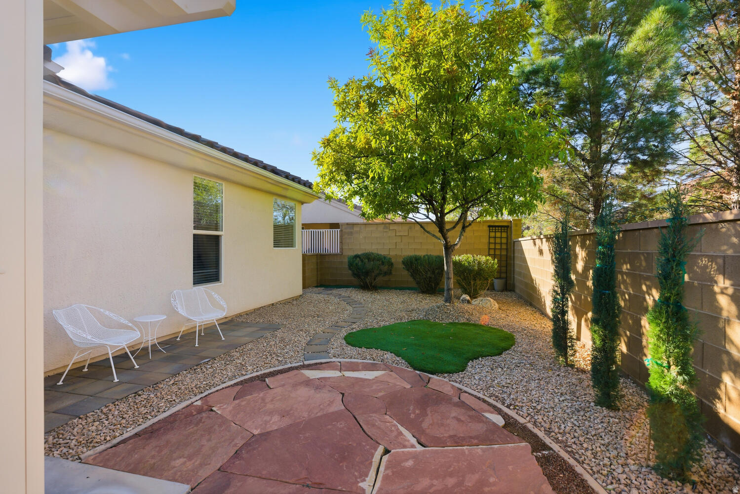 main property photo 23