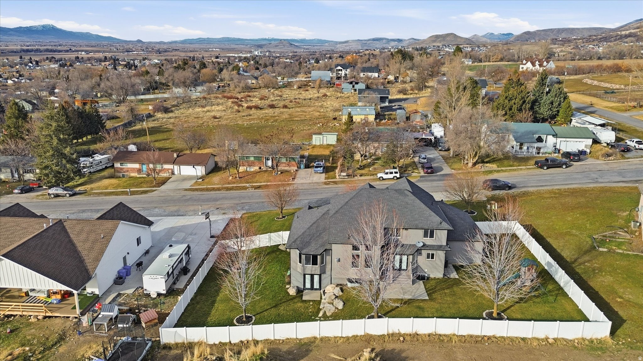main property photo 37
