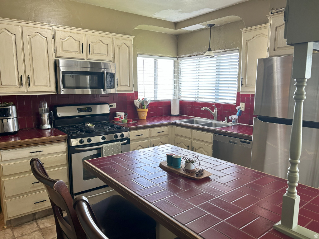 main property photo 10