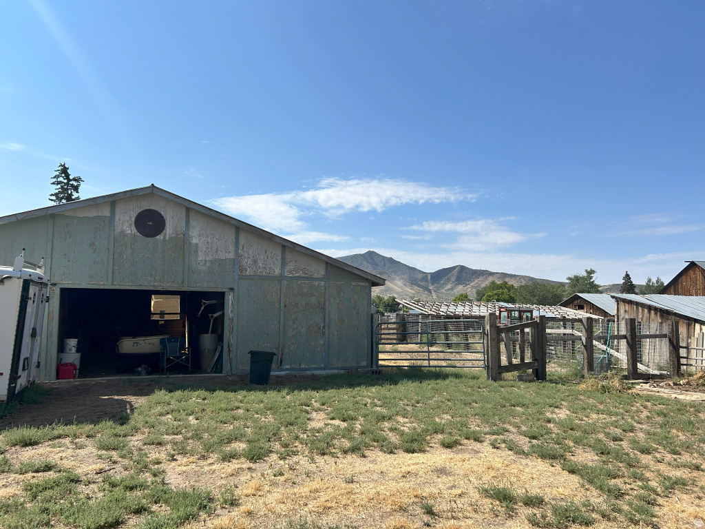main property photo 28