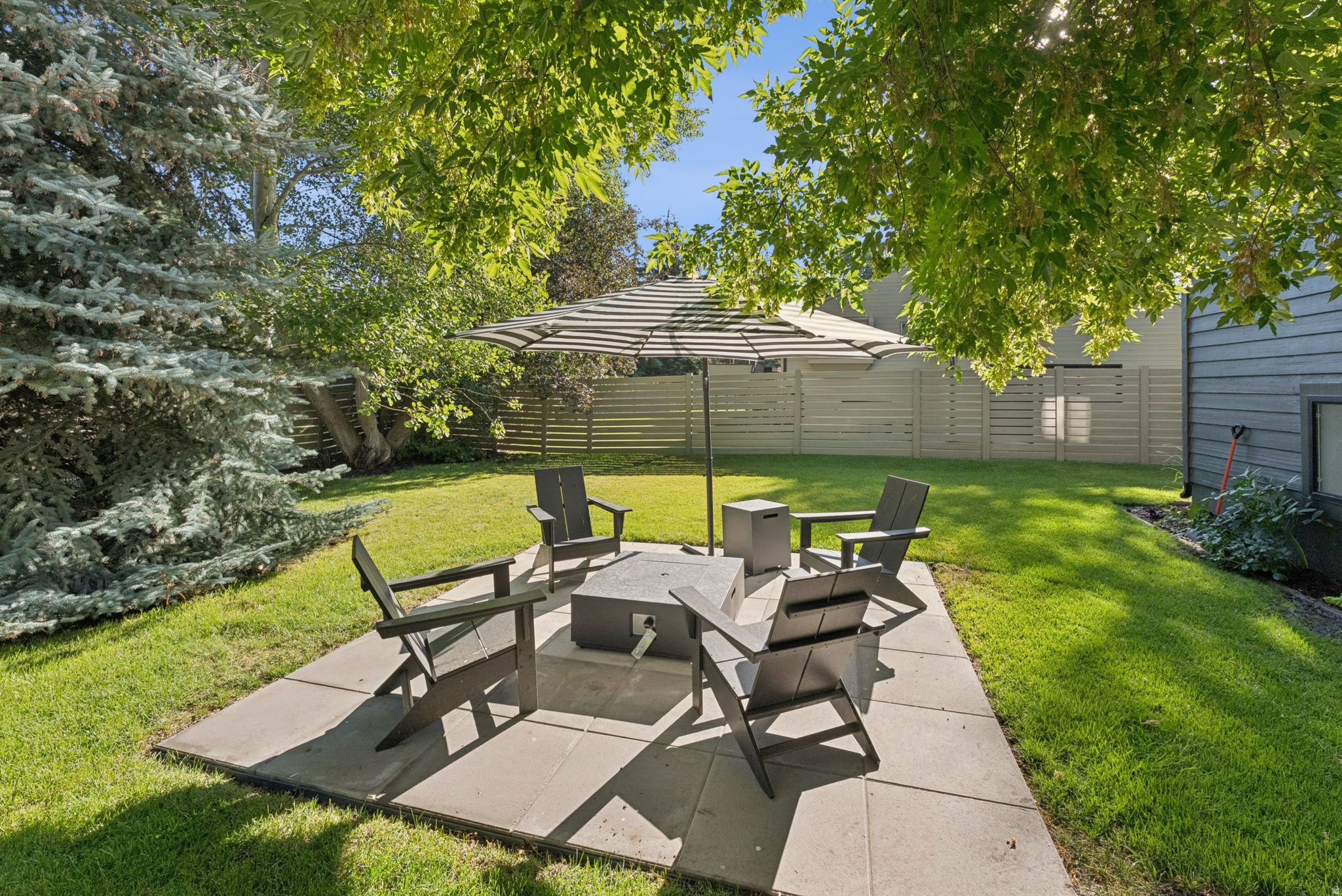 main property photo 50