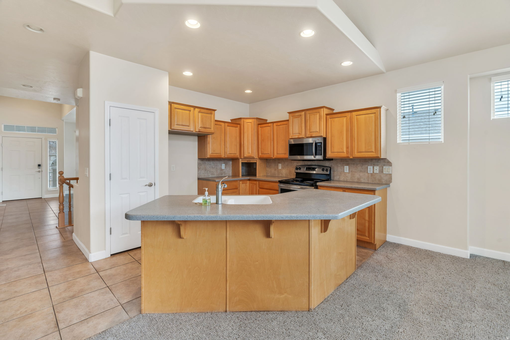 main property photo 9