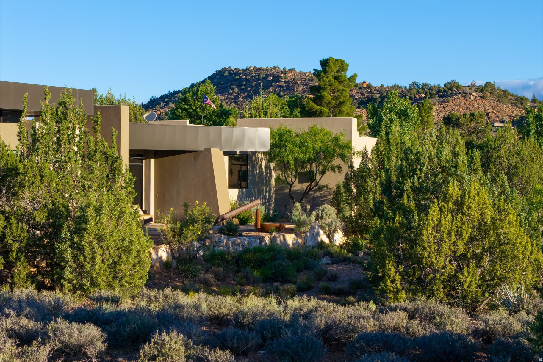 main property photo 18