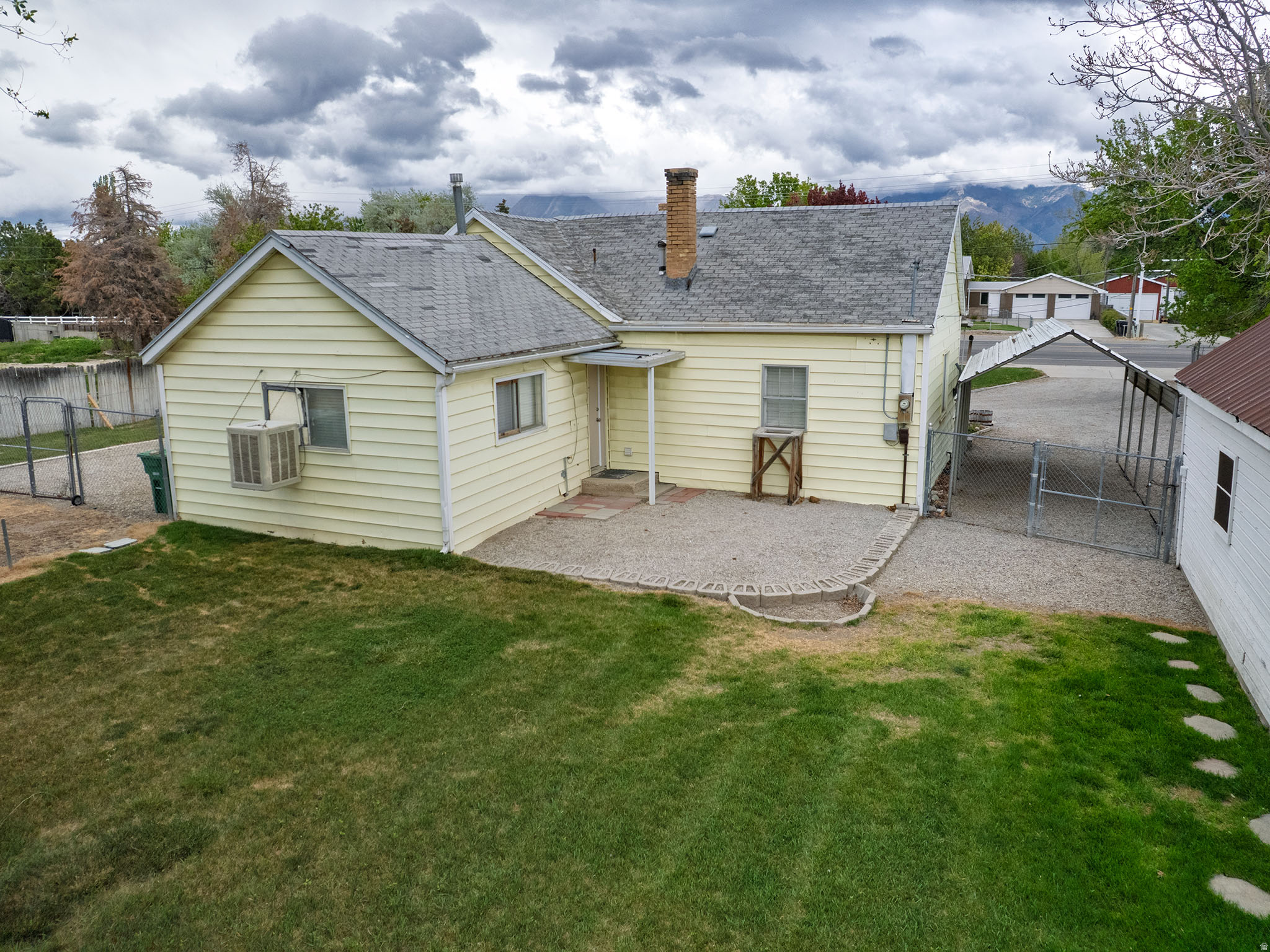 main property photo 14