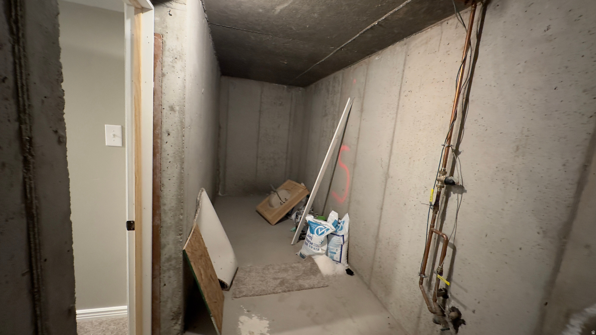 main property photo 33