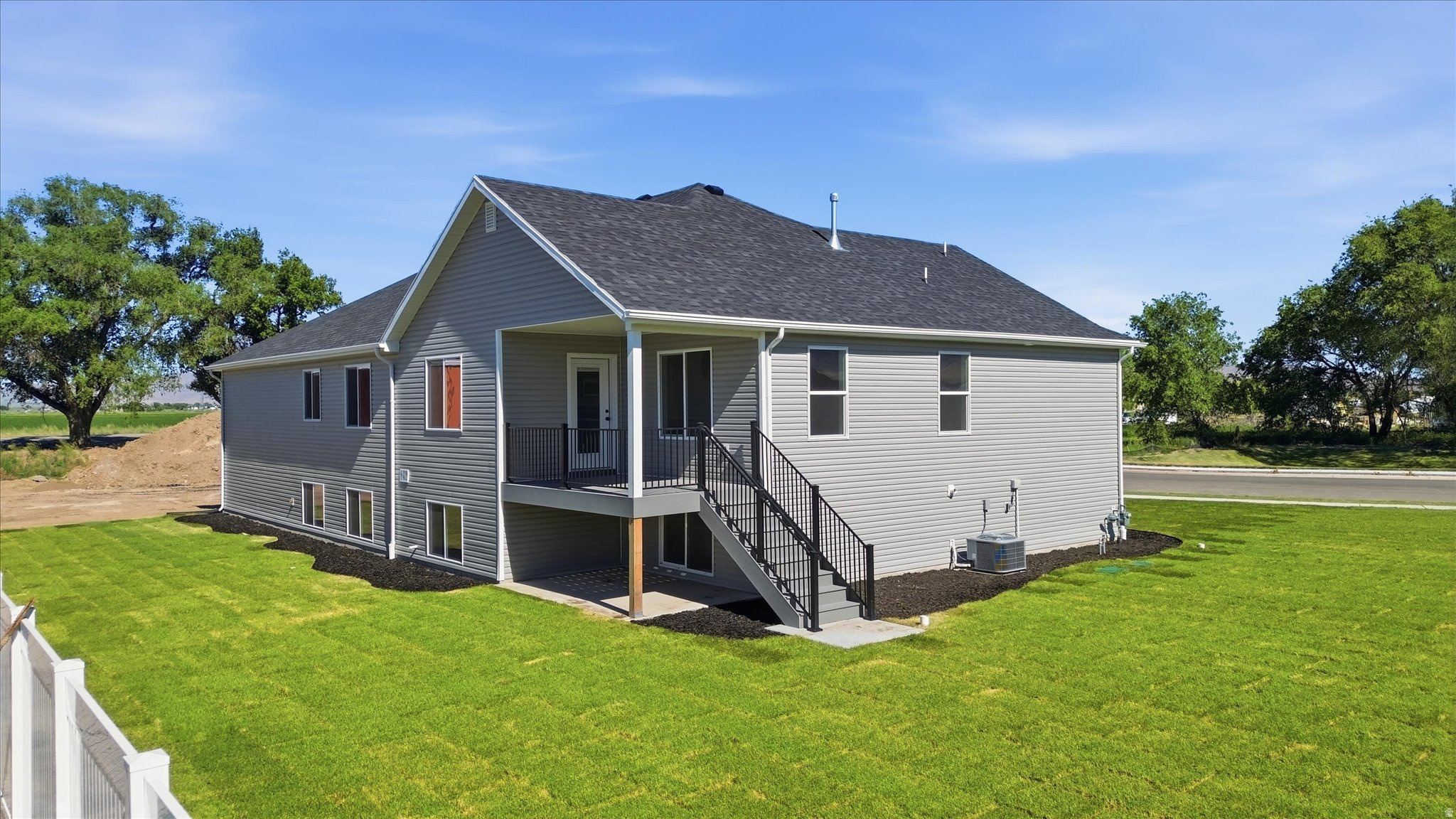 main property photo 36