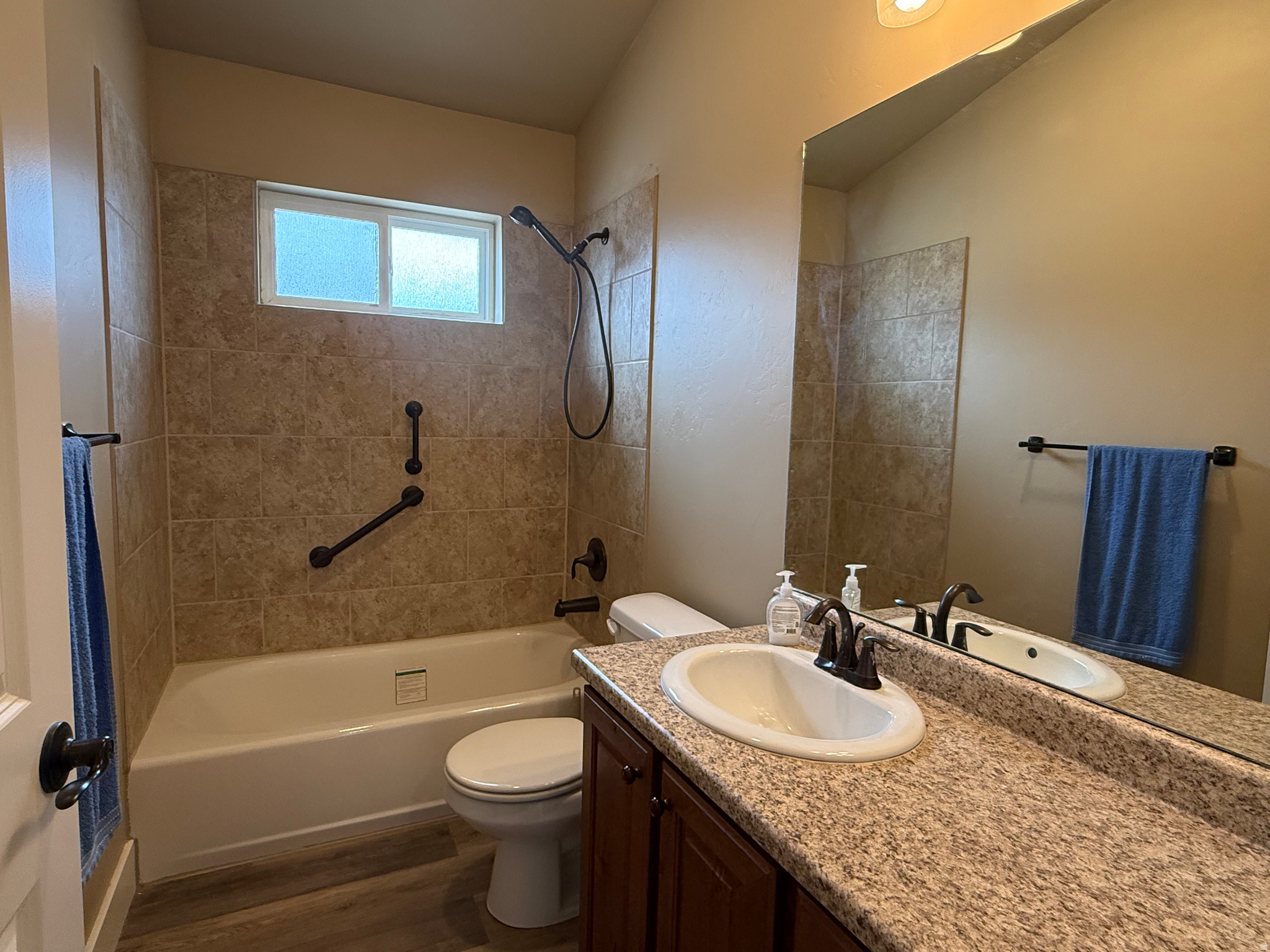 main property photo 19