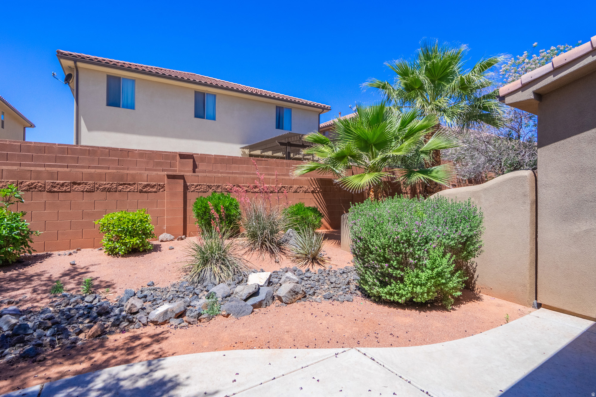 main property photo 50