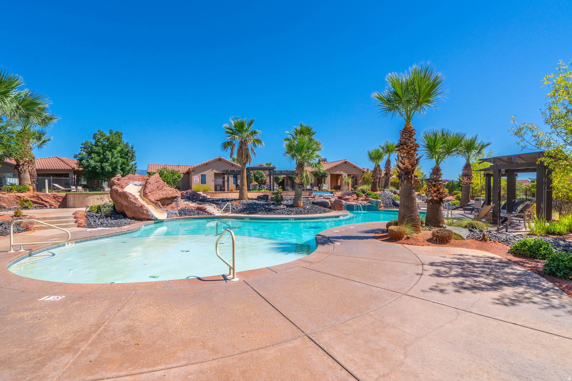 main property photo 78