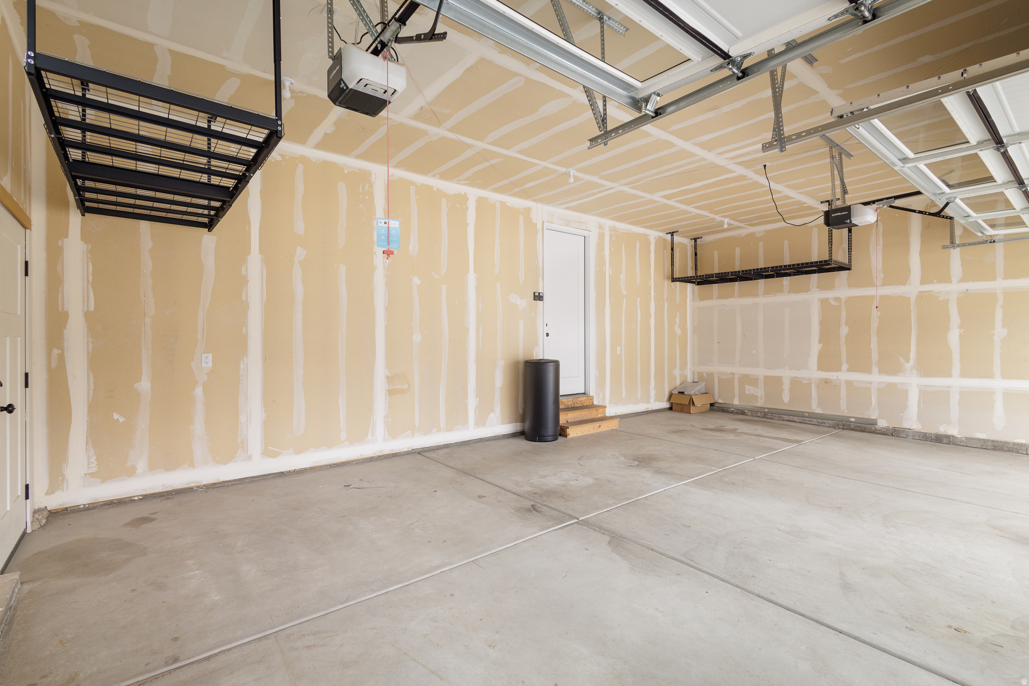 main property photo 59