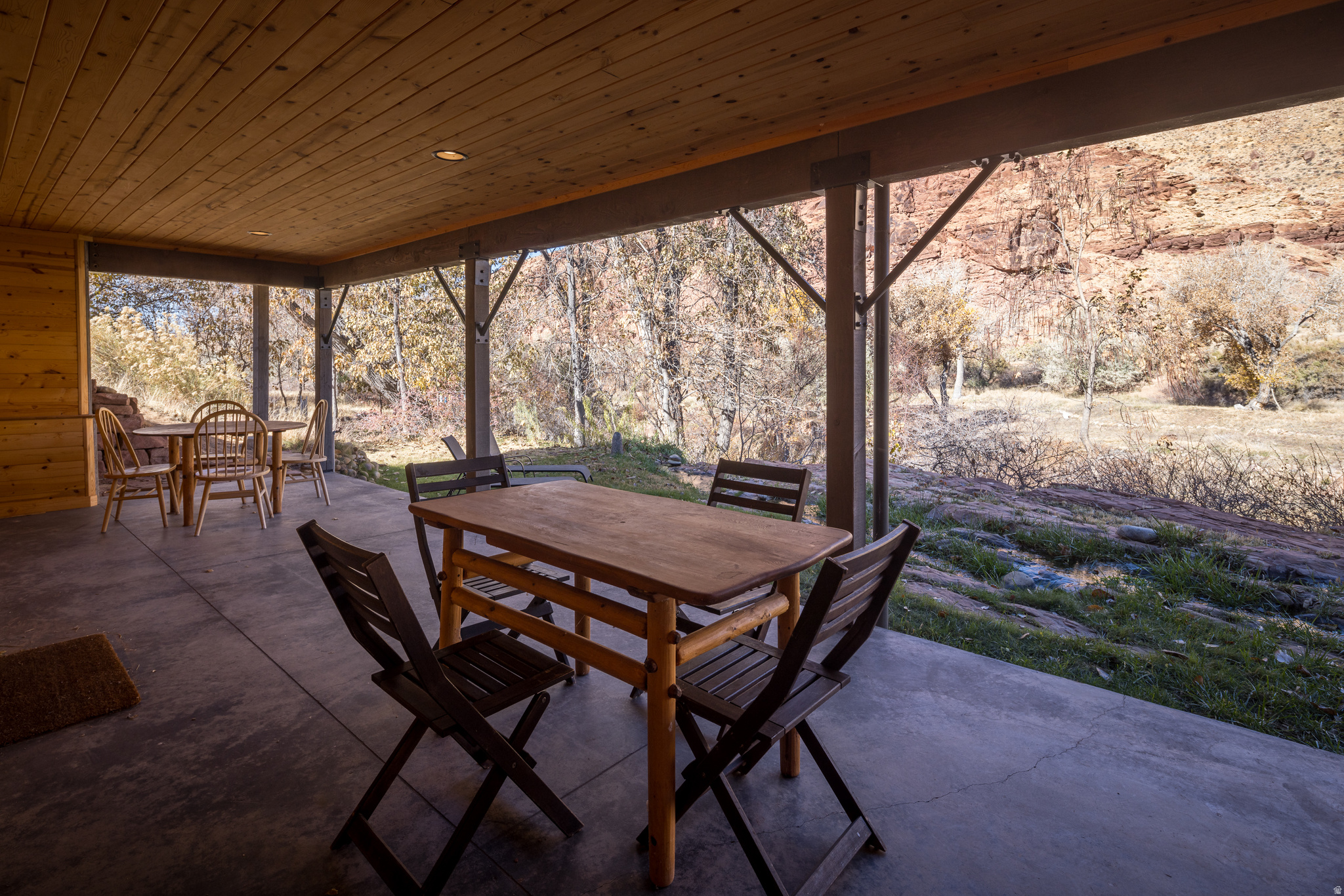 main property photo 32