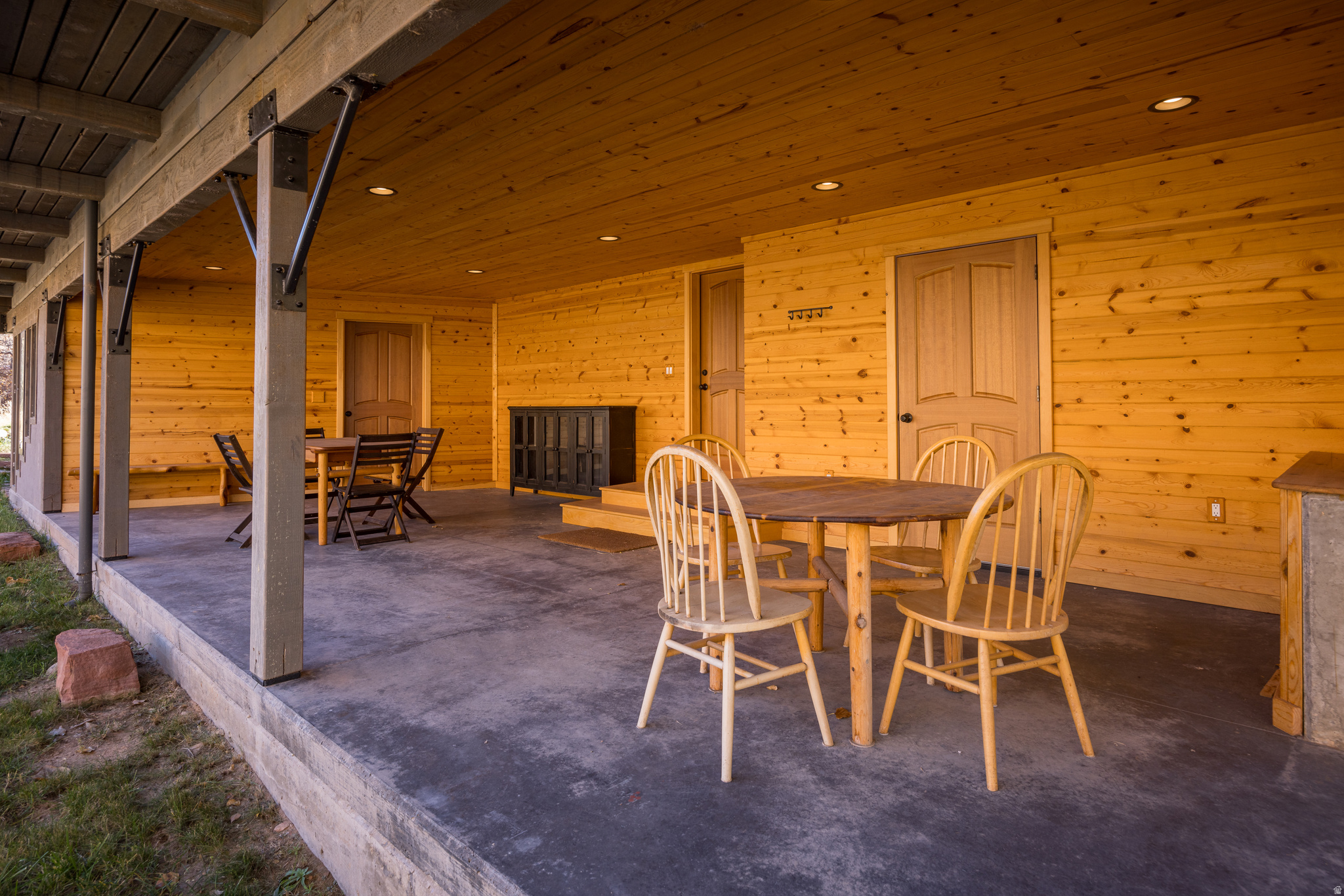 main property photo 31