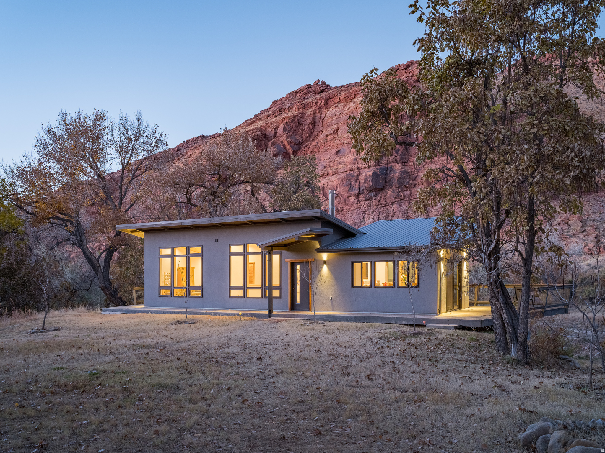 main property photo 25