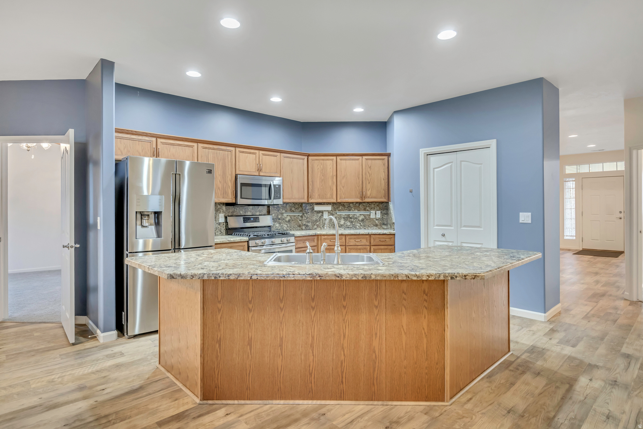 main property photo 5