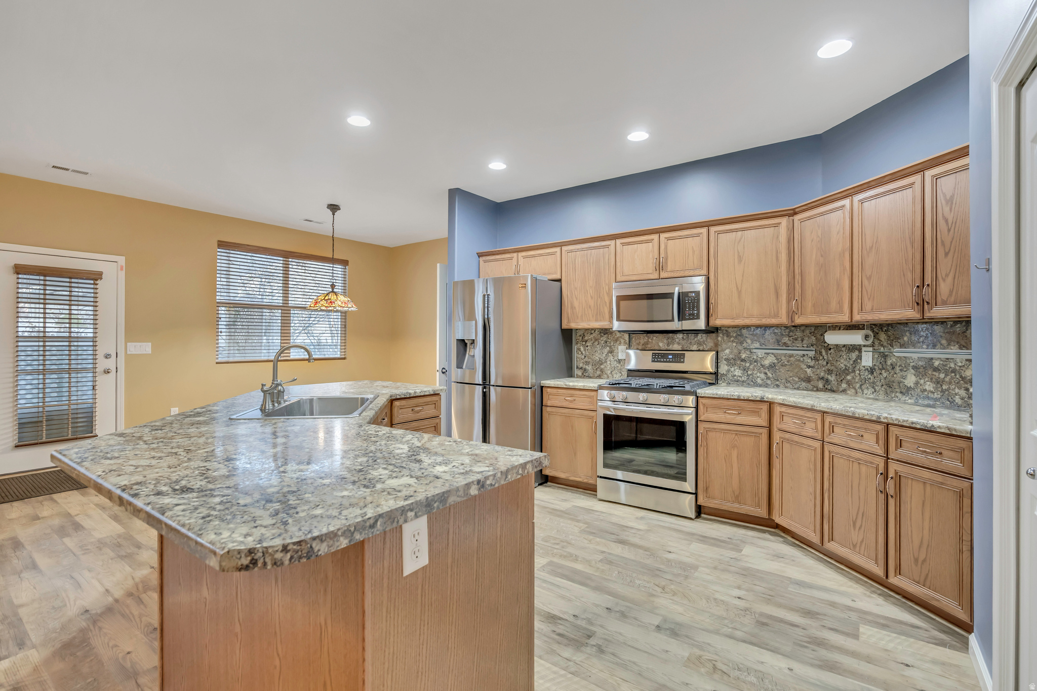 main property photo 7
