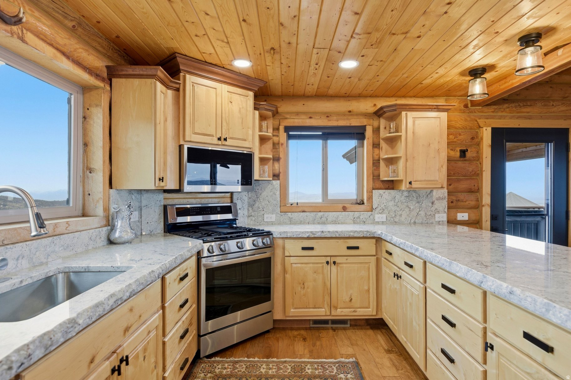 main property photo 20