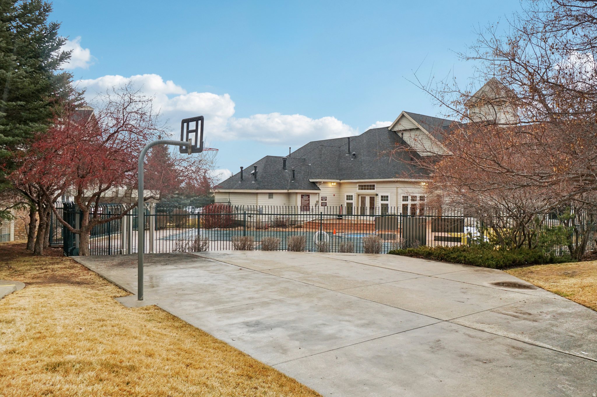 main property photo 19