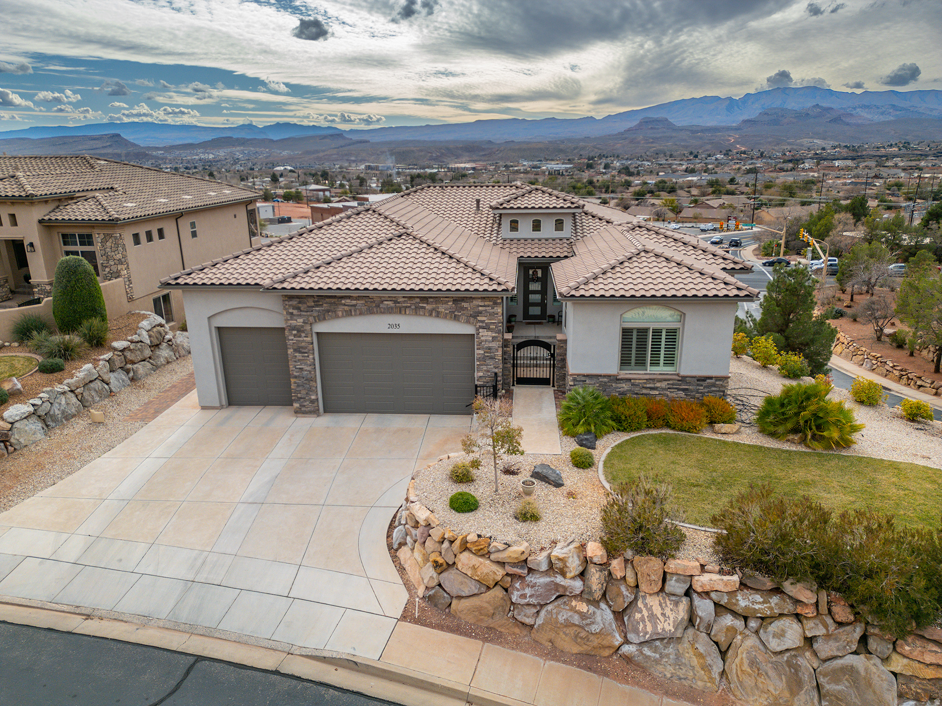 main property photo 1