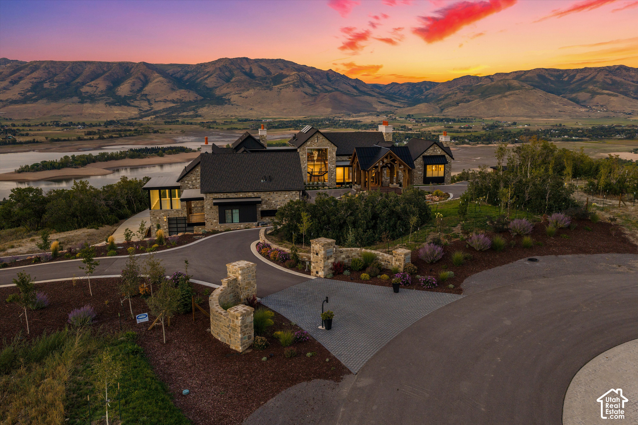 main property photo 150