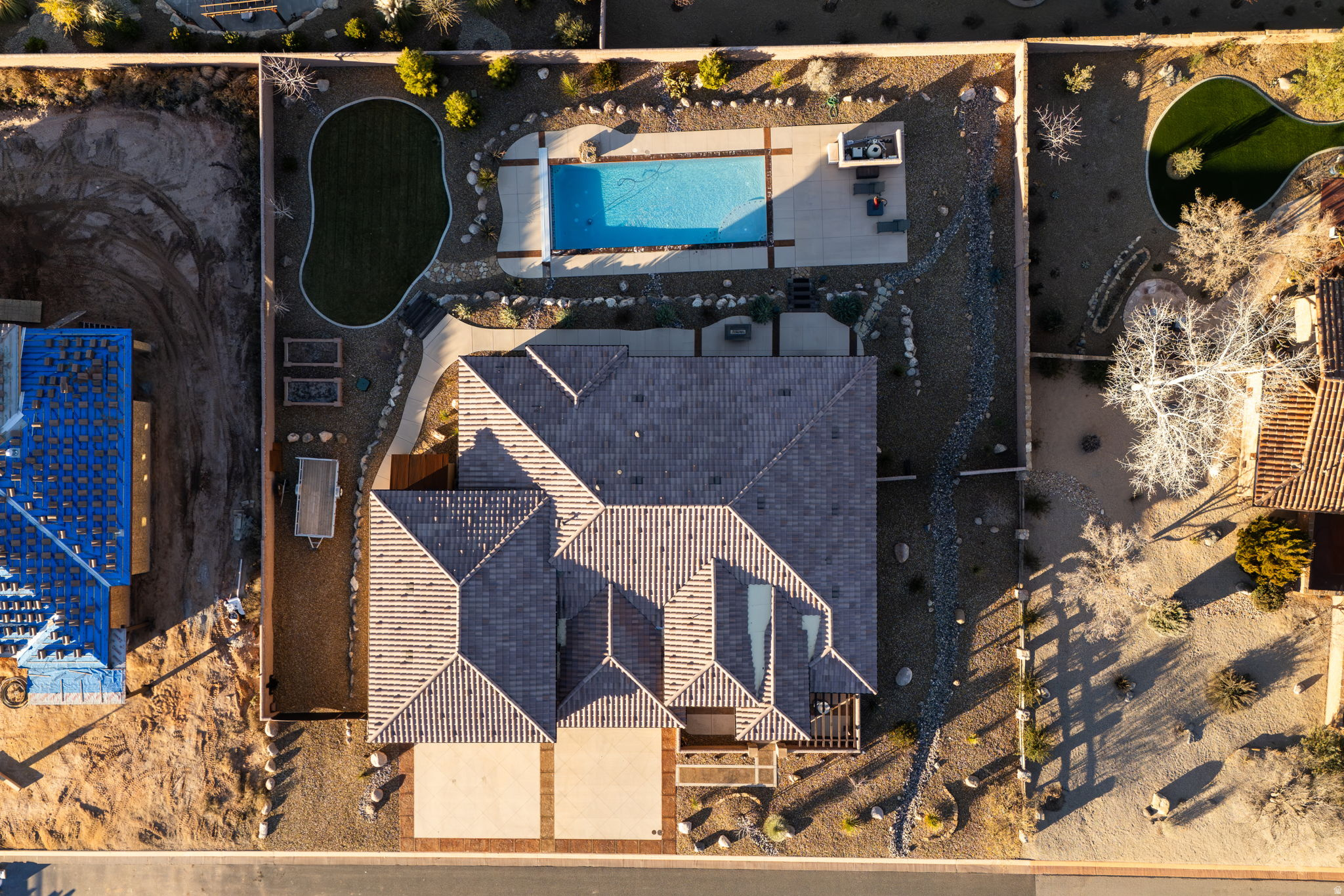 main property photo 5