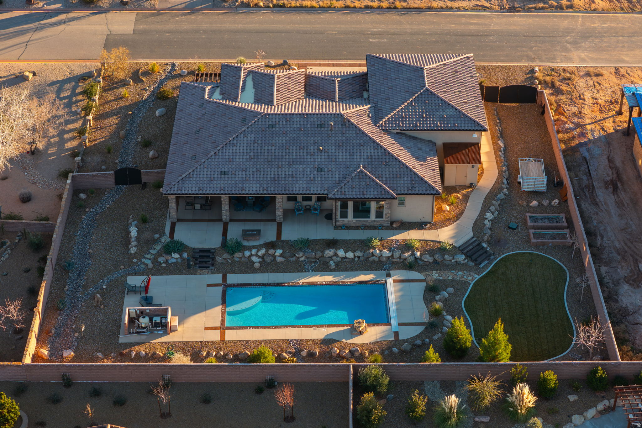 main property photo 6