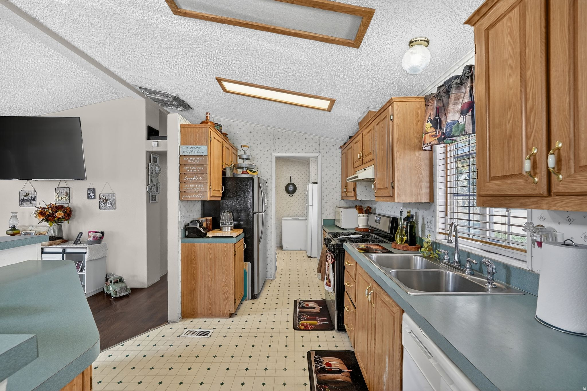 main property photo 7