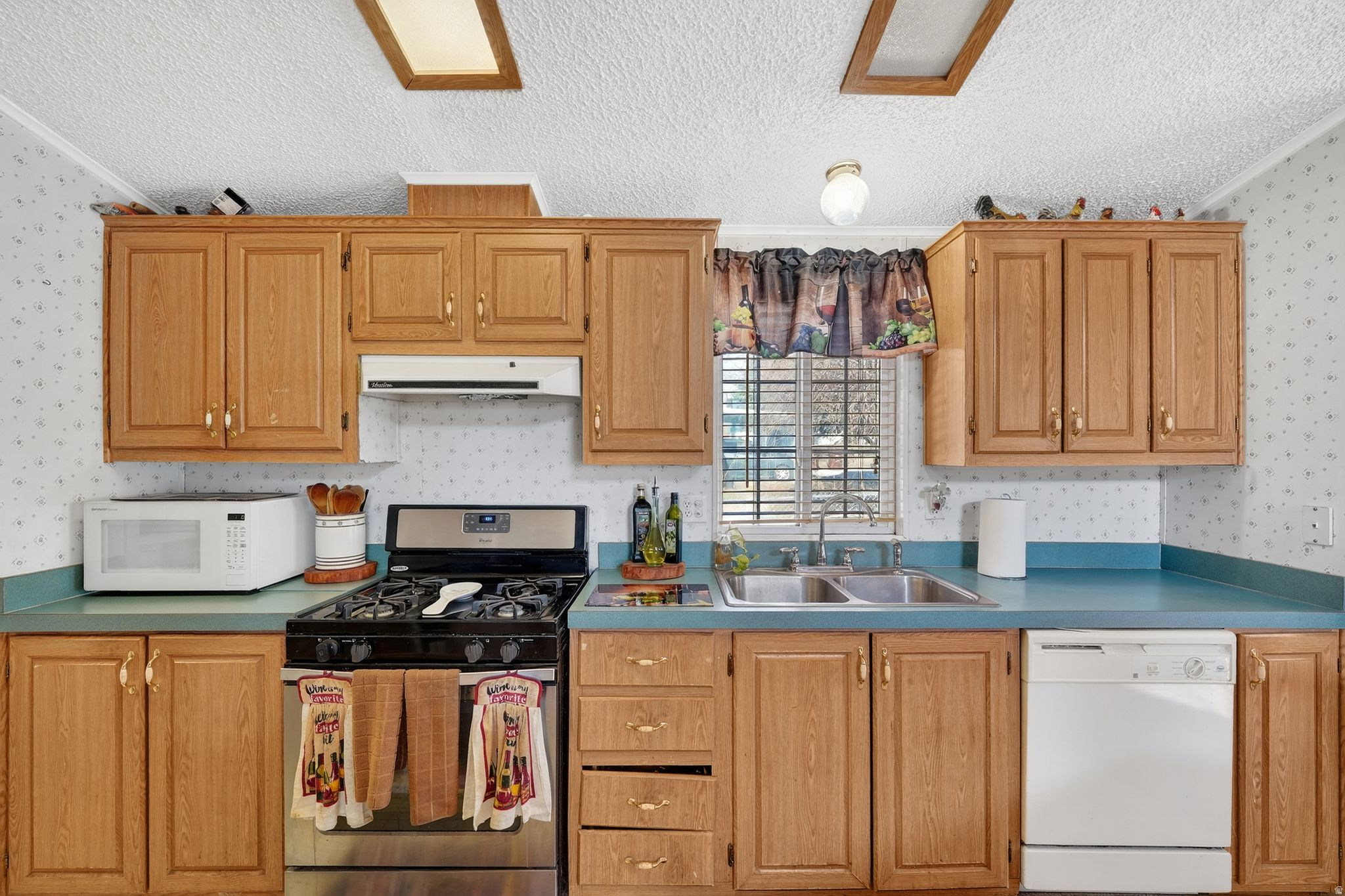 main property photo 9