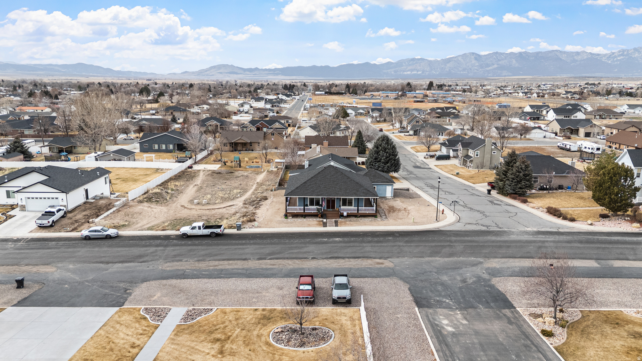 main property photo 23