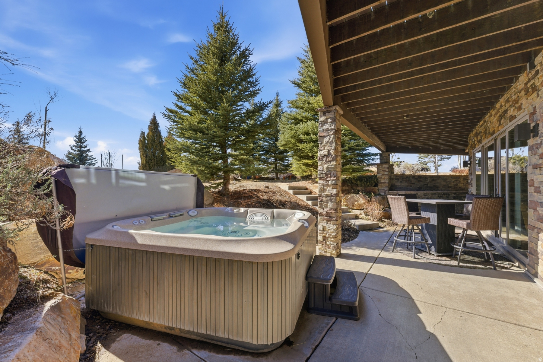 main property photo 37