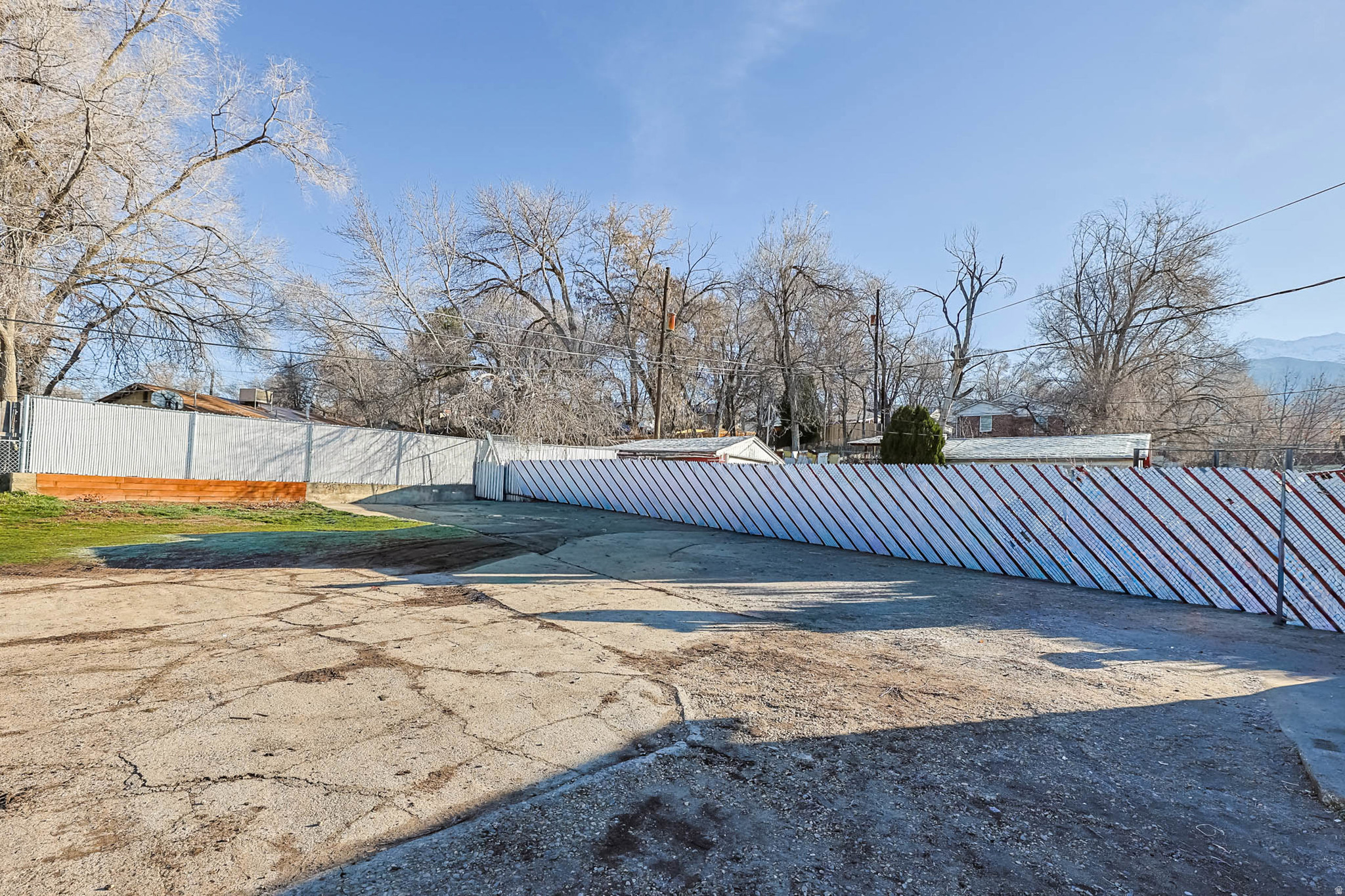 main property photo 16